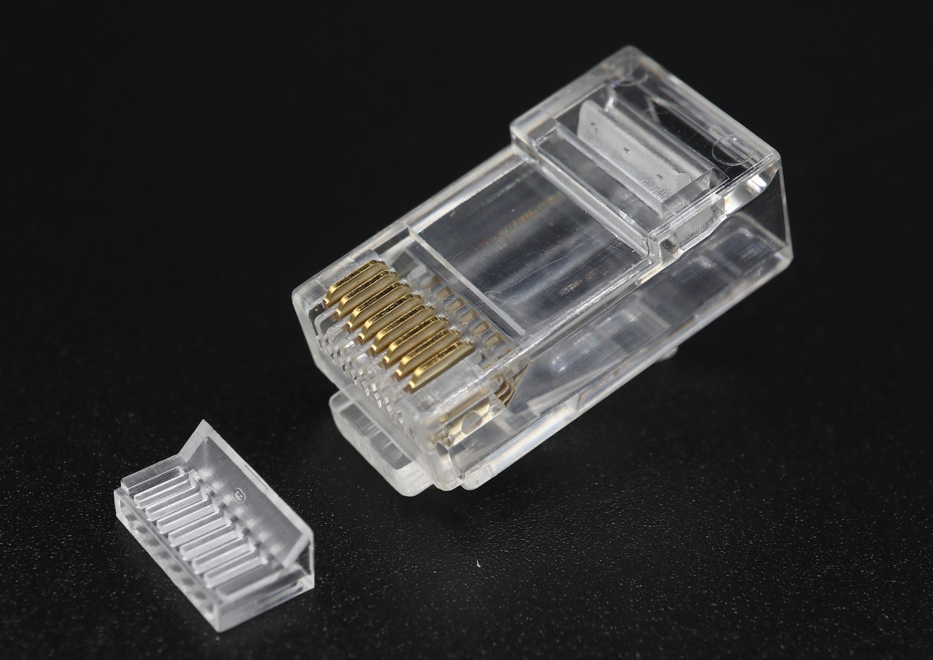 P8-018 - C6 8P8C-R  UTP RJ45 Modular Plug - Plug Master Industrial Co., Ltd.